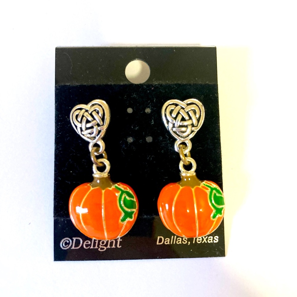 Fall pumpkin enamel dangle earrings NWOT